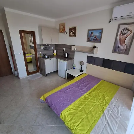 Apartments Primorsko 公寓式酒店 3*