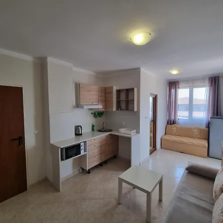 Apartments Primorsko Apartmanhotel 3*