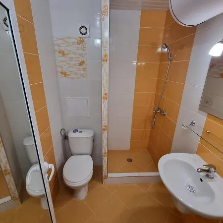 Apartments Primorsko 3* 普里莫尔斯科