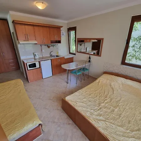 Apartments Primorsko 公寓式酒店 普里莫尔斯科